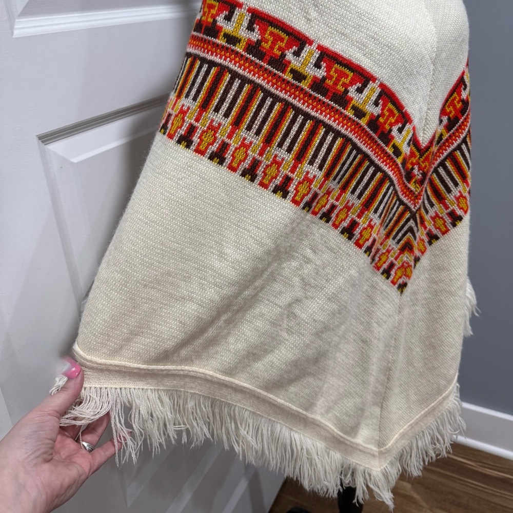 Cream and Red Patterned Poncho 06-0216 - Picture 3 of 7
